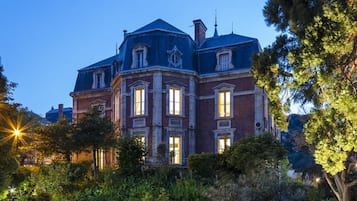 Front of property – evening/night