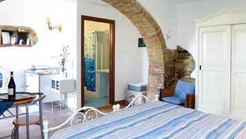 Monolocale (July) | Copriletto in piuma, culle/letti per bambini (a pagamento)