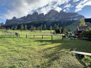 Property grounds - Architect's house Karersee, view of rose garden, Latemar and western Alps (Nova Levante / Welschnofen)