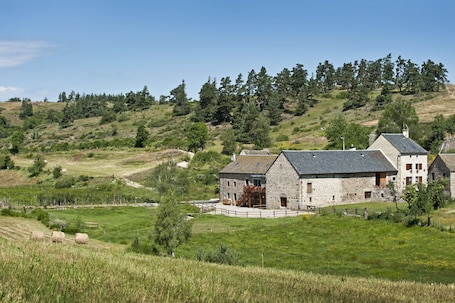 Property grounds. Les Granges de Bigose