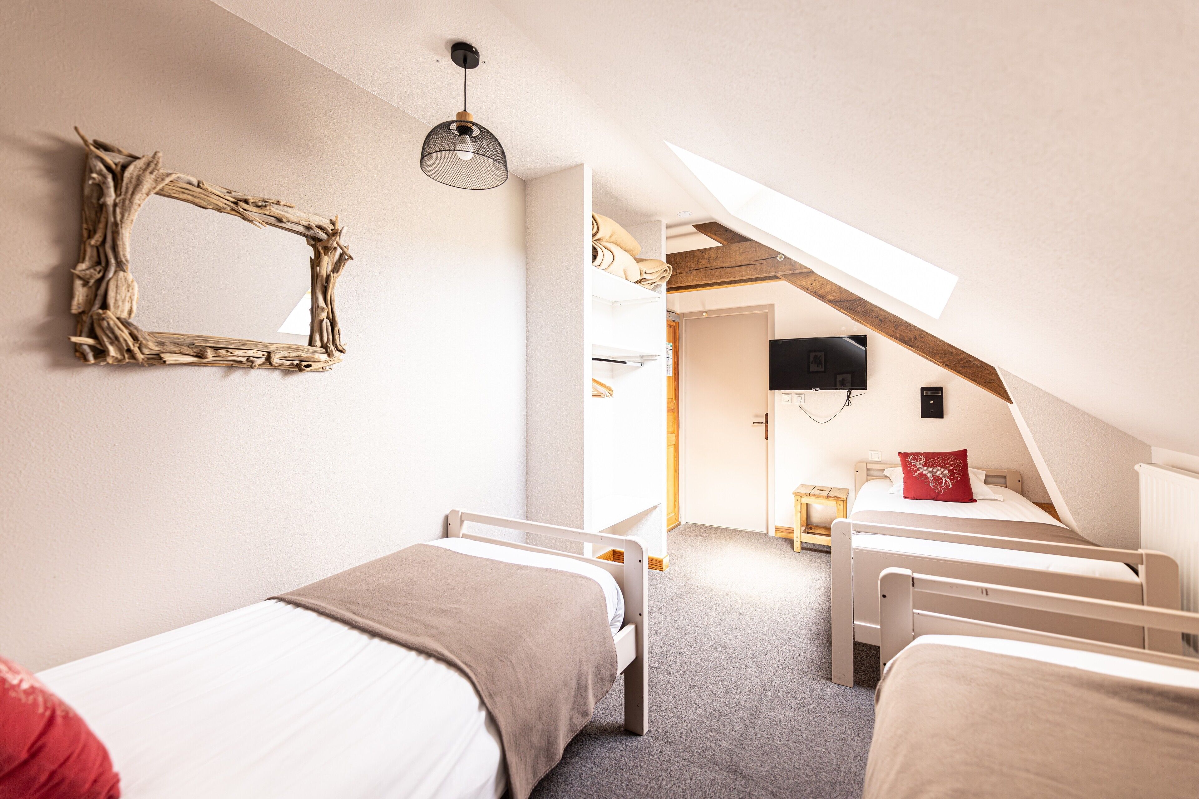 Comfort Triple Room | Individually decorated, individually furnished, blackout drapes