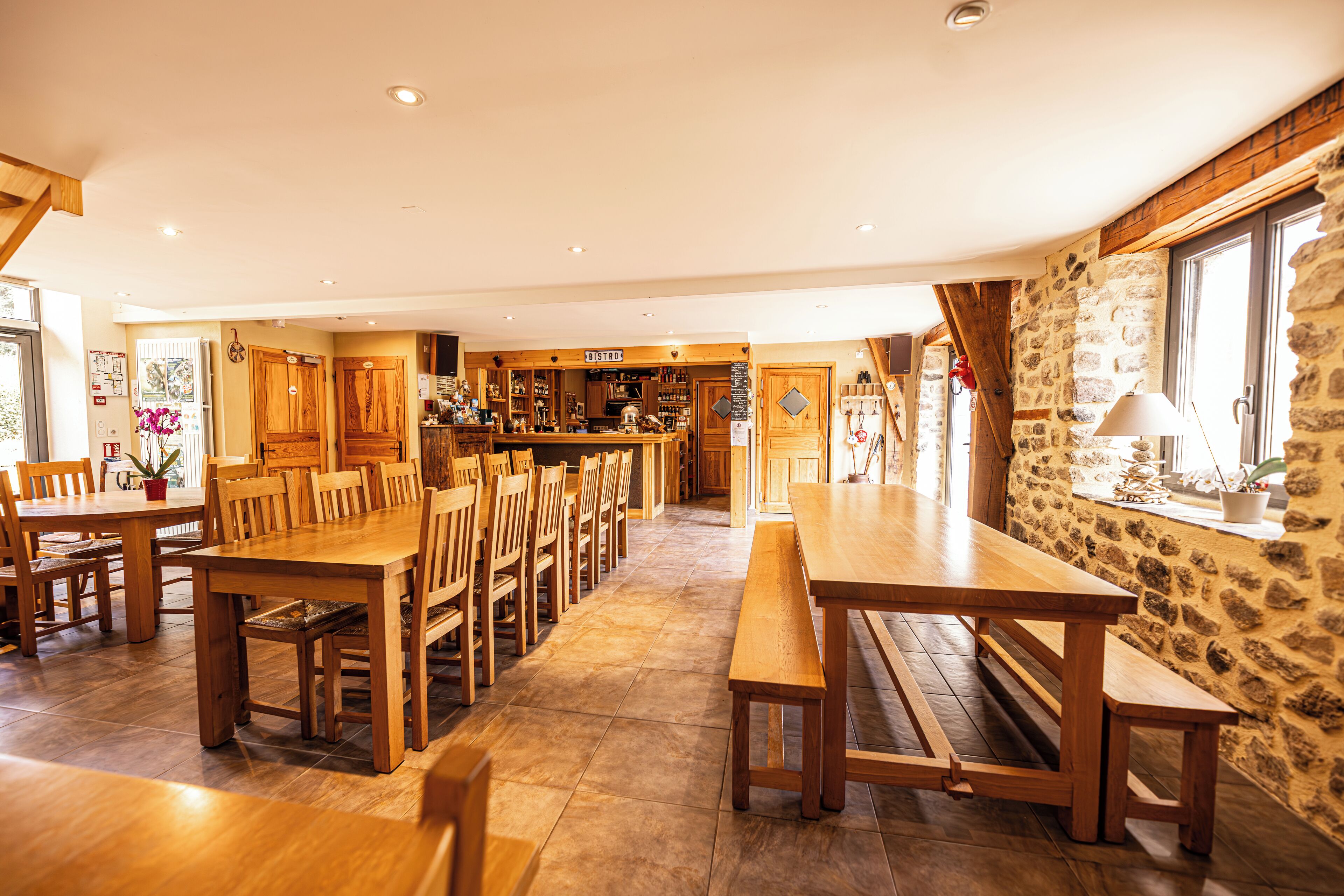 Middag serveres, regionale retter