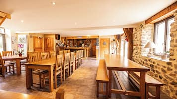 Middag serveres, regionale retter