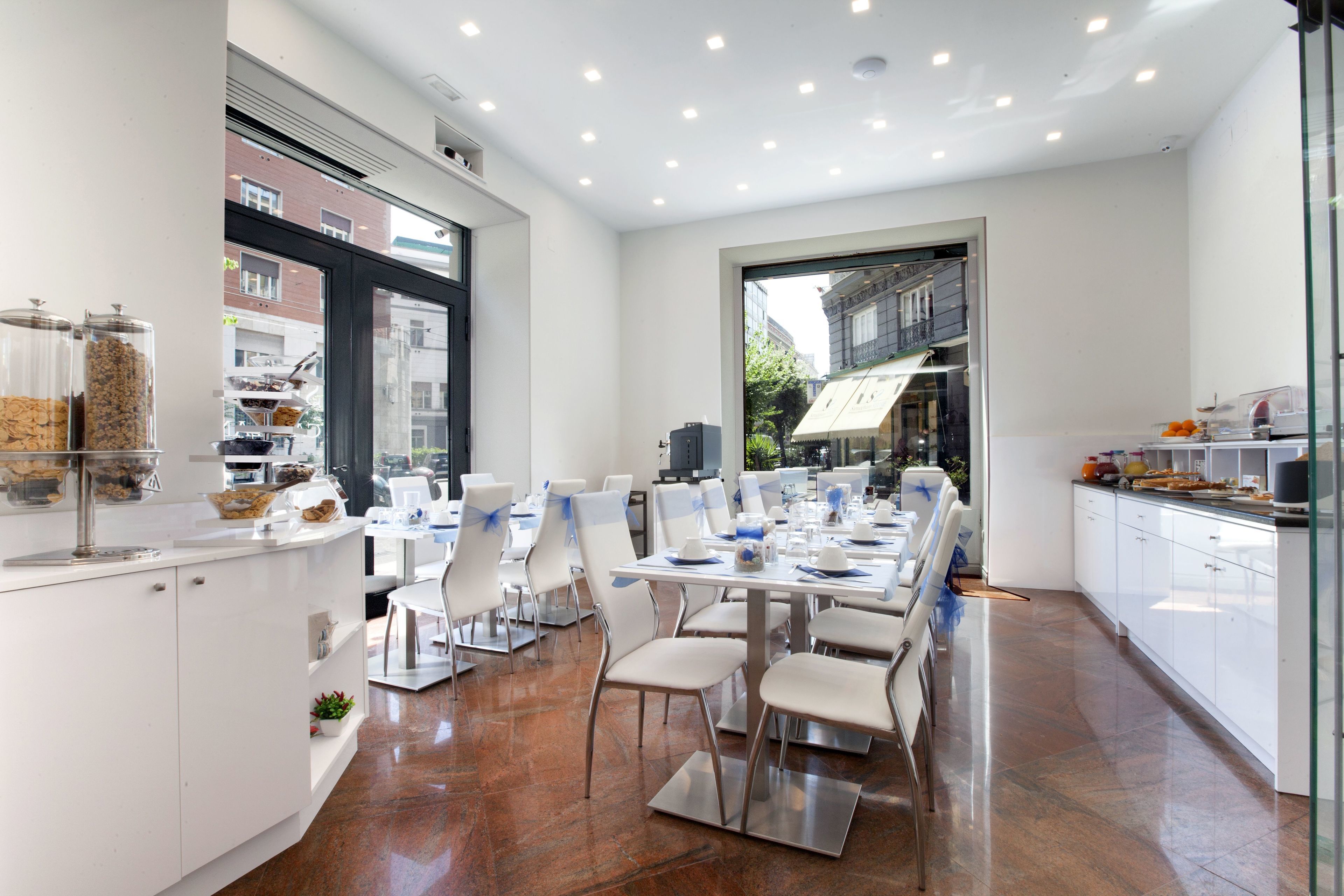 包含每日自助早餐