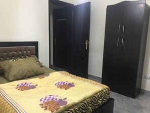 1 bedroom, premium bedding, minibar, in-room safe - Maadi Royal Palace (Cairo)