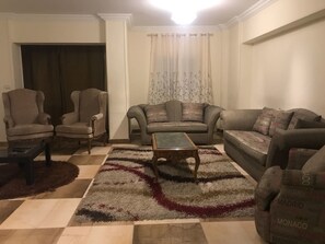 32-inch flat-screen TV with satellite channels, TV, fireplace - Maadi Royal Palace (Cairo)