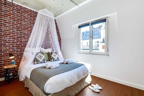 4 chambres, fer et planche à repasser, accès au Wi-Fi (inclus)