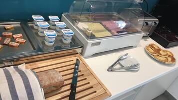 Daily buffet breakfast for a fee