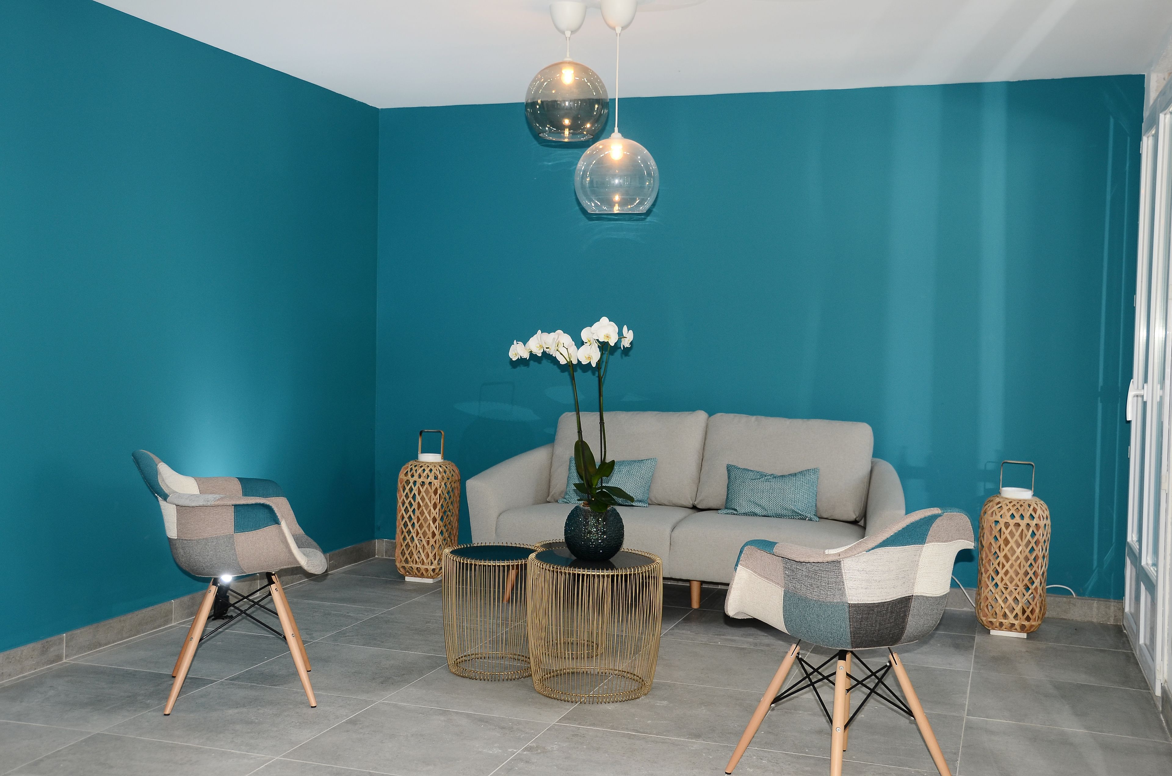 Coin salon dans le hall