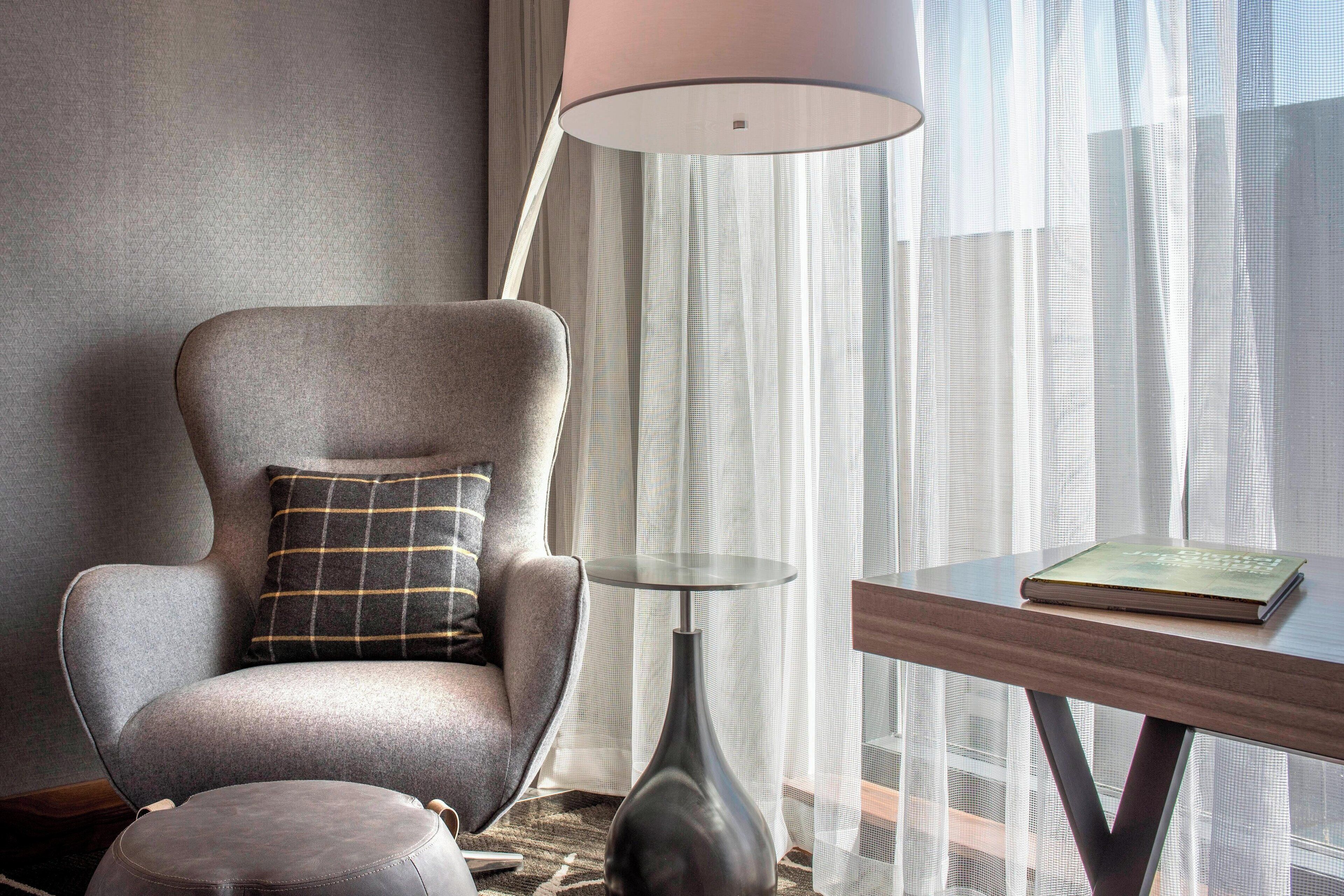 1 bedroom, premium bedding, down duvets, minibar