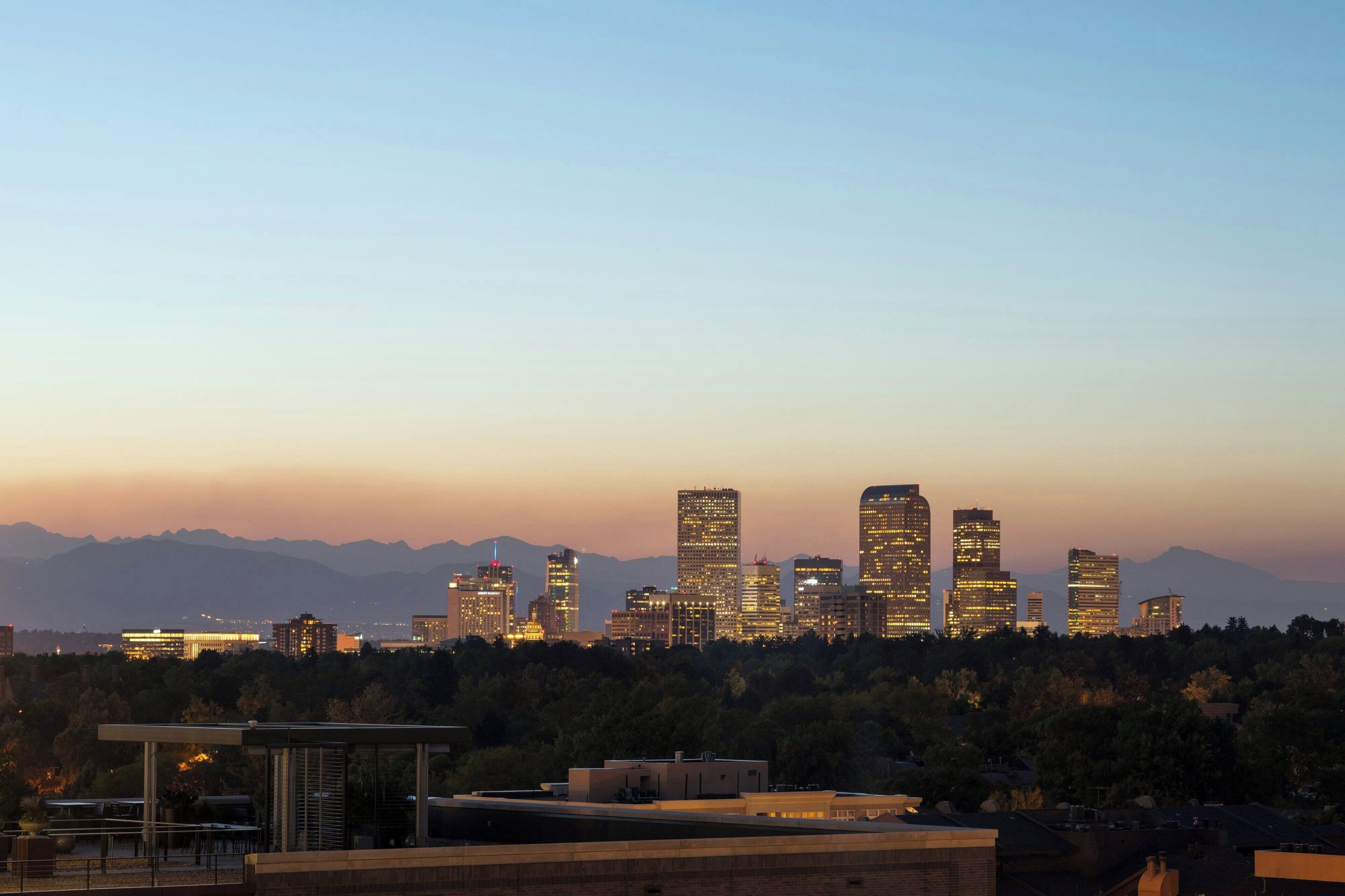 1 bedroom, premium bedding, down duvets, minibar