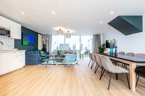 TV - Sweett | Brune II - Four Bedroom Apartment, Sleeps 10 (Paris)