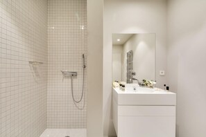 Hair dryer, towels