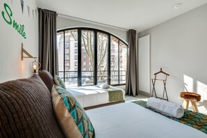 3 habitaciones, escritorio, tabla de planchar con plancha y wifi gratis 