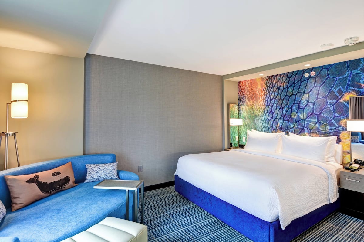 Room, 1 King Bed with Sofa bed, Non Smoking | Desk, iron/ironing board, free WiFi, bed sheets