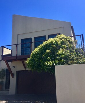 Front of property - Se La Vie Guest Suite (Cape Town)