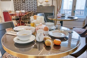 Daily local cuisine breakfast for a fee - Hôtel Le Bretagne (Vannes)