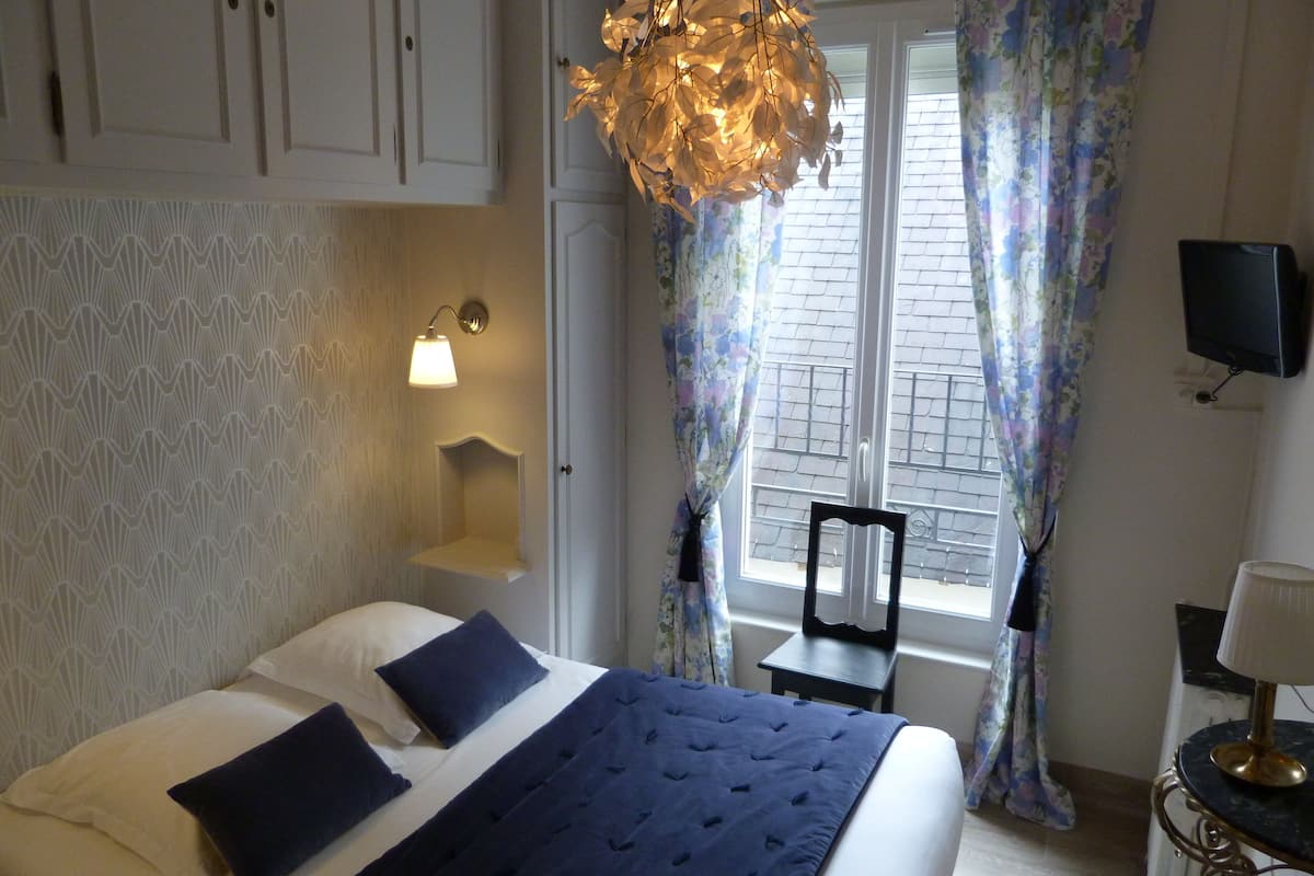 1 bedroom, in-room safe, desk, blackout curtains