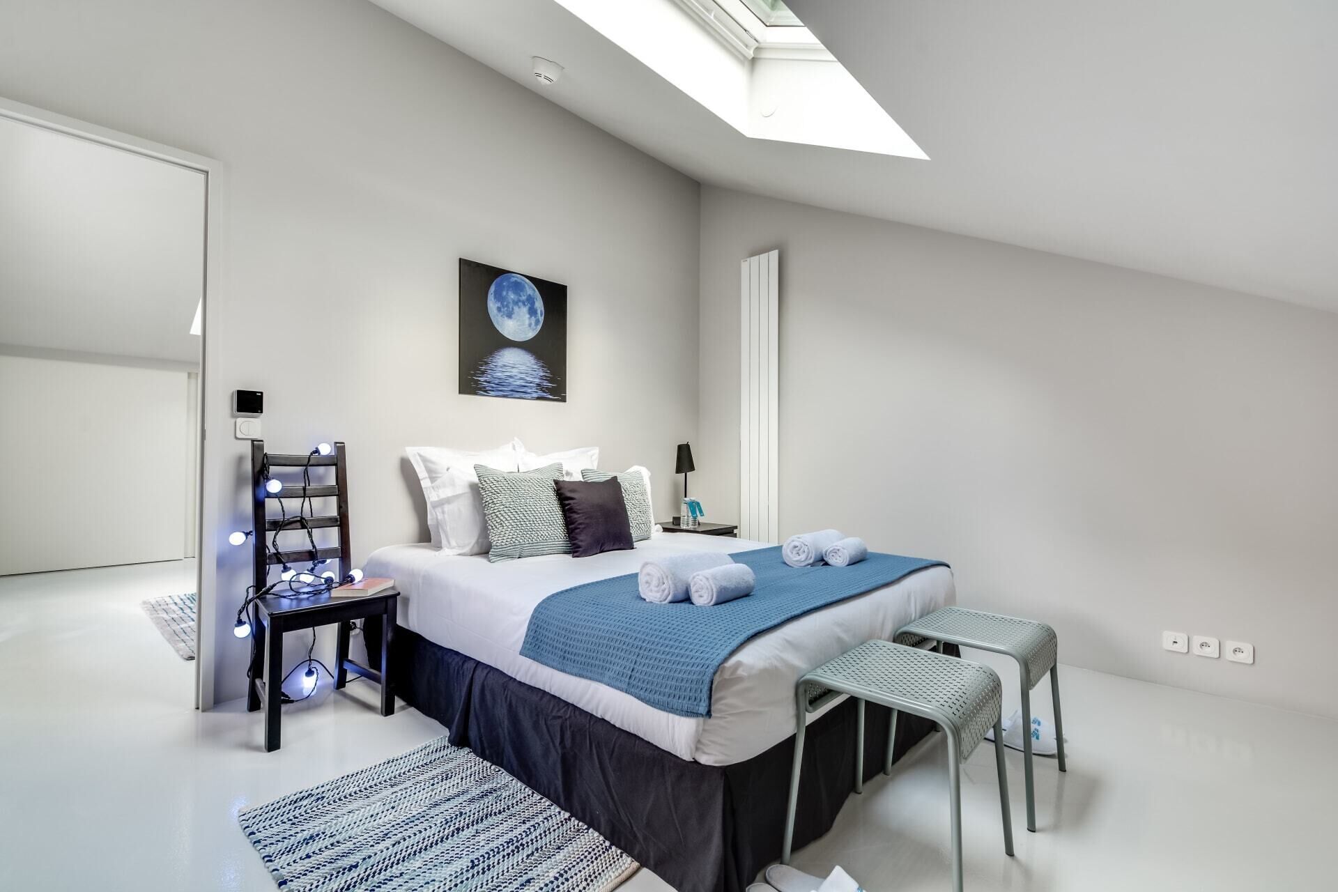 1 室のベッドルーム、アイロン / アイロン台、WiFi (無料)、ベッドシーツ