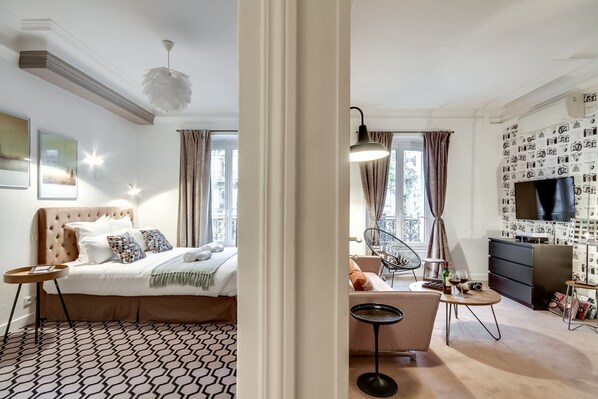 1 habitación, tabla de planchar con plancha, wifi gratis y ropa de cama 