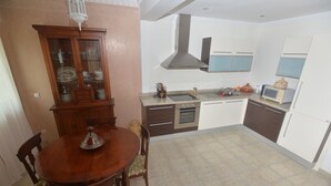 Family Penthouse, 3 Bedrooms, Accessible, Non Smoking | Private kitchenette - Dar Kalifa (Asilah)