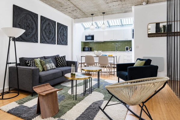 Living area - Sweett | Milan I - Two Bedroom Apartment, Sleeps 6 (Paris)