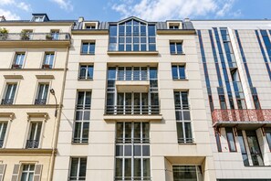 Exterior - Sweett | Milan I - Two Bedroom Apartment, Sleeps 6 (Paris)