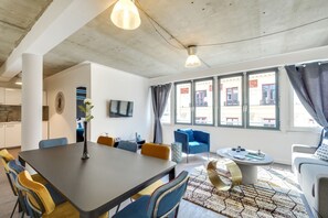 Dining - Sweett | Milan V - Three Bedroom Apartment, Sleeps 8 (Paris)