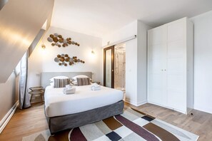 3 bedrooms, iron/ironing board, free WiFi, bed sheets - Sweett | Ponthieu III (Paris)