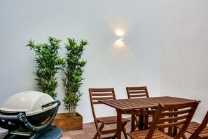 Outdoor dining - Sweett | Brune IV - Two Bedroom Apartment, Sleeps 6 (Paris)