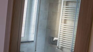 Familienzimmer | Badezimmer