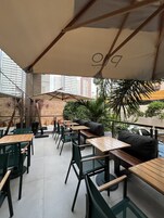 Café da manhã, almoço e jantar; culinária italiana