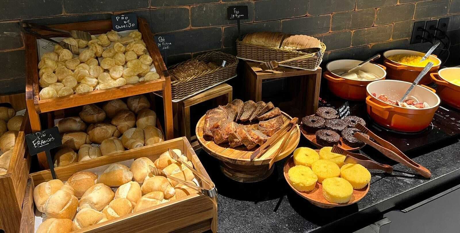 daily buffet breakfast (brl 42.90 per person)