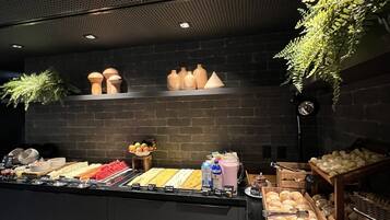 Café da manhã com buffet todos os dias mediante uma taxa