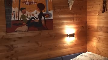 2 bedrooms, iron/ironing board, WiFi