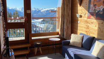 TV, DVD player, aparelho de som