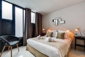 3 bedrooms, desk, iron/ironing board, free WiFi - Sweett | Brune III - Three Bedroom Apartment, Sleeps 8 (Paris)