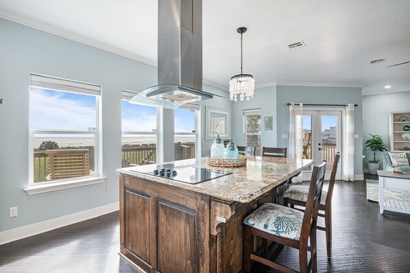 House, 2 Bedrooms | Private kitchen | Fridge, microwave, oven, dishwasher