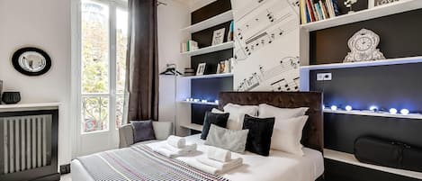 1 habitación, tabla de planchar con plancha, wifi gratis y ropa de cama