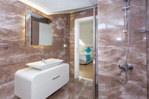 Villa, 3 Bedrooms, Private Pool | Bathroom | Shower, hair dryer, towels - Tala Villa Calis 2 (Fethiye)