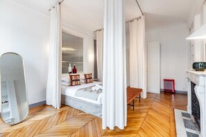 3 bedrooms, iron/ironing board, free WiFi, bed sheets - Sweett | Ponthieu I - Three Bedroom Apartment, Sleeps 10 (Paris)