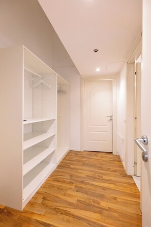Coffres-forts dans les chambres, bureau