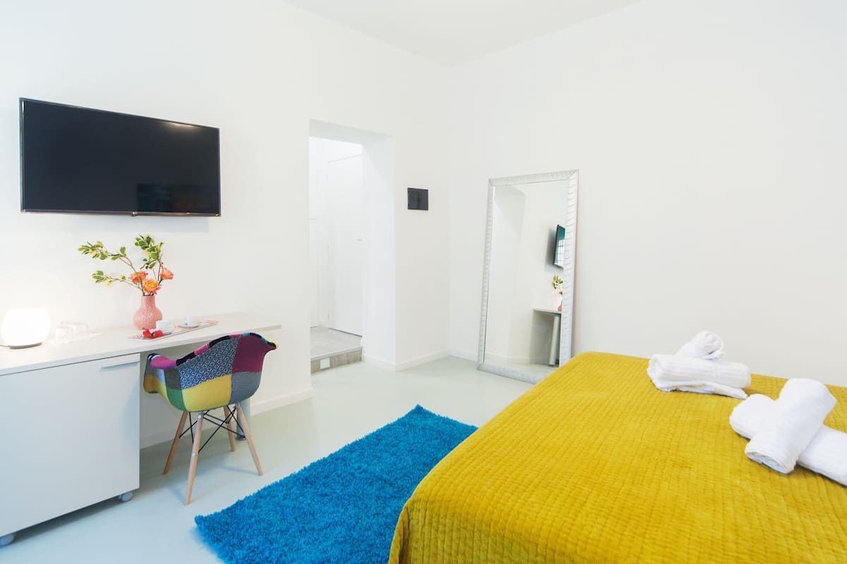 Comfort Triple Room (Berenice) | In-room safe, desk, laptop workspace, soundproofing
