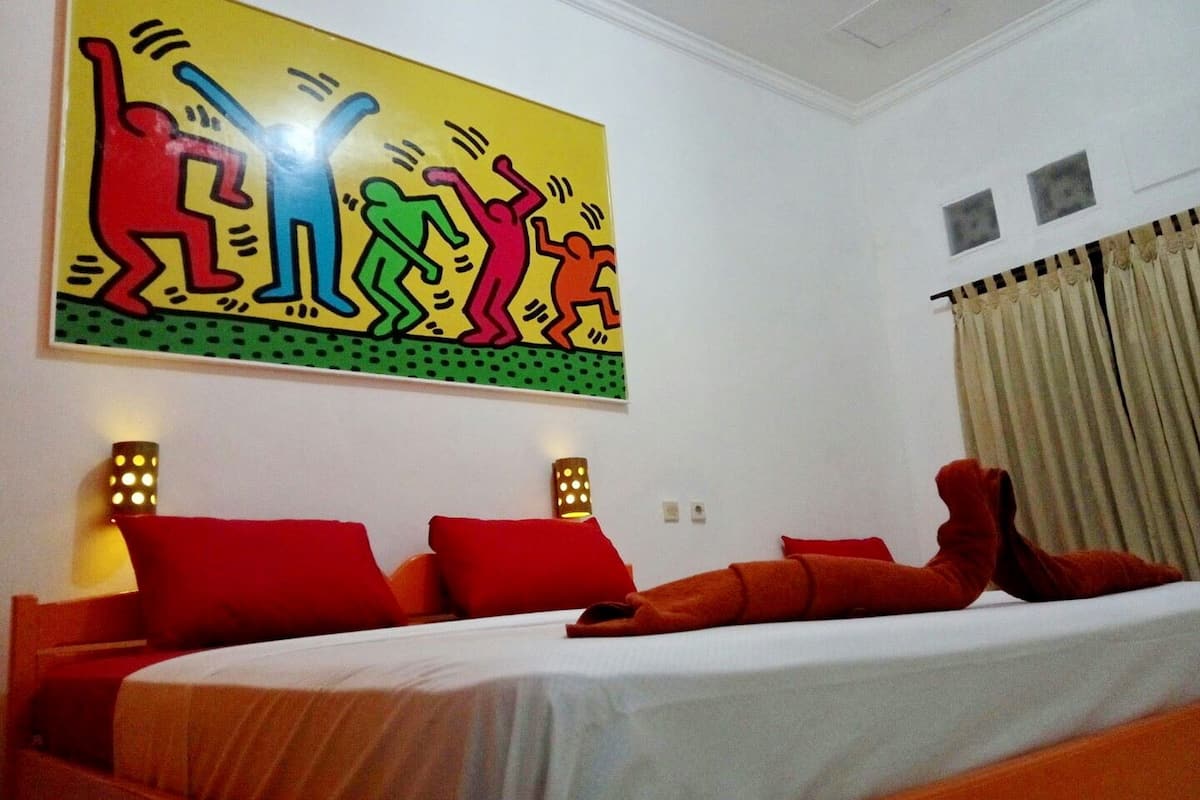 Family Room | In-room safe, desk, free WiFi