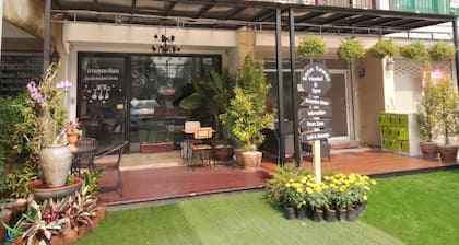 Bann Tawan Hostel Chiang Rai
