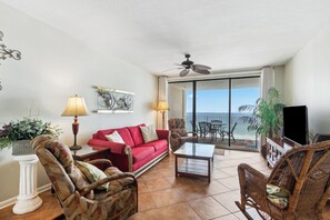 Een televisie en een dvd-speler