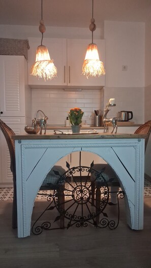 Standard Triple Room | Private kitchen