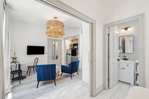 Interior - Courtyard Suite with Tranquil Garden & Heated Pool (Charleston)