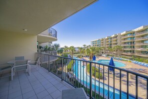 Outdoor dining - RELAX in the LAZY RIVER! 2 Bedroom Phoenix on the Bay 1229! (Orange Beach)