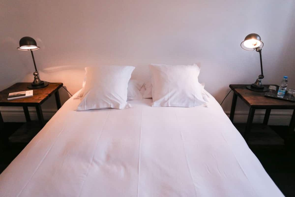 Grand Double Room | Free WiFi, bed sheets